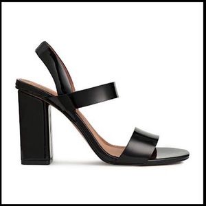 🄷&🄼 Block heeled patten leather sandals size 8.5